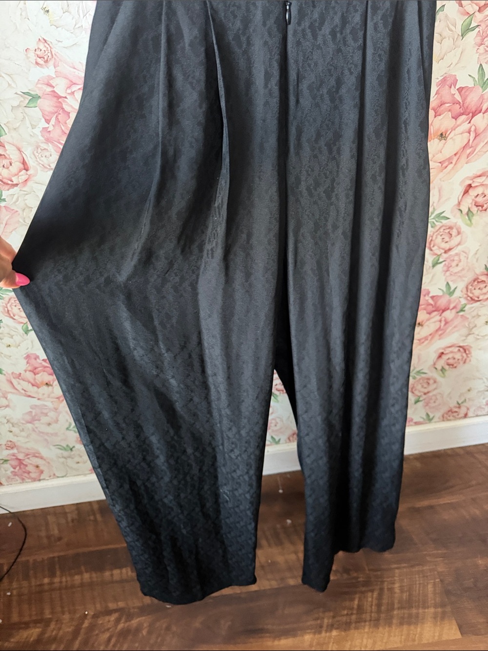 Reformation 100% SILK Black Wide Leg size 4 Women’s Deep V Jumpsuit - Picture 4 of 8